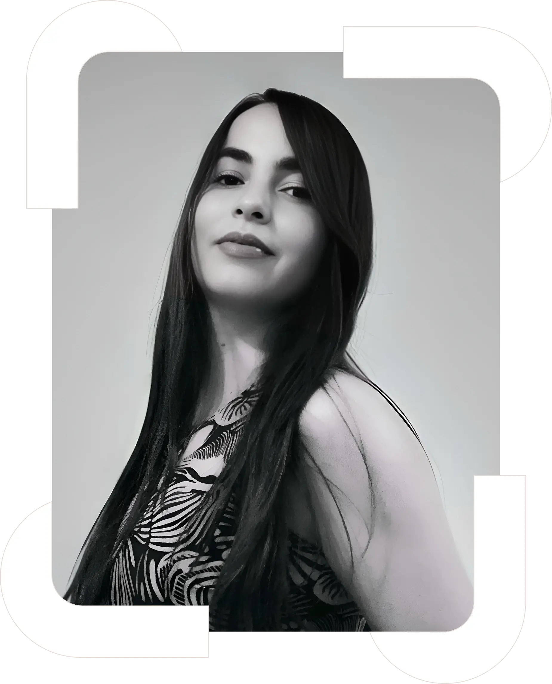Portrait of Rebeca Gómez Oviedo, founder of Sunflora Studio.